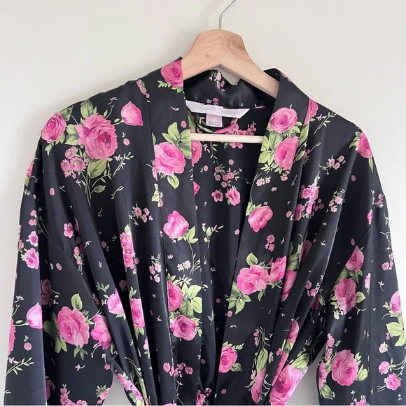 VTG Victoria’s Secret Robe Black Floral Short Wrap self tie belt One size - Picture 3 of 12